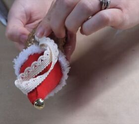 Attaching a loop of ribbon