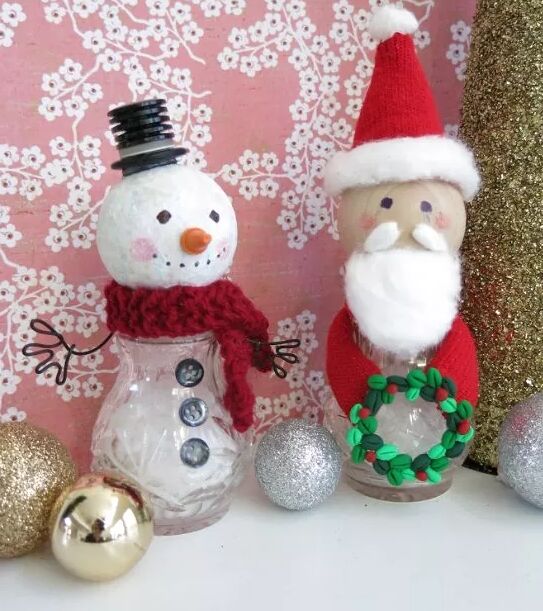 Salt and pepper shaker snowman and Santa