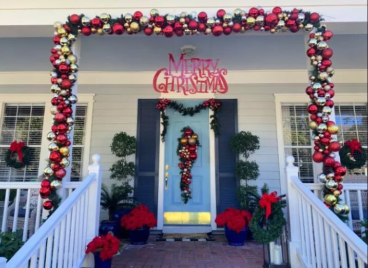 Christmas decorations on a front porch