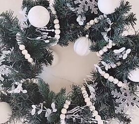 How to Make a Christmas Wreath on a Budget | Snowflake Design