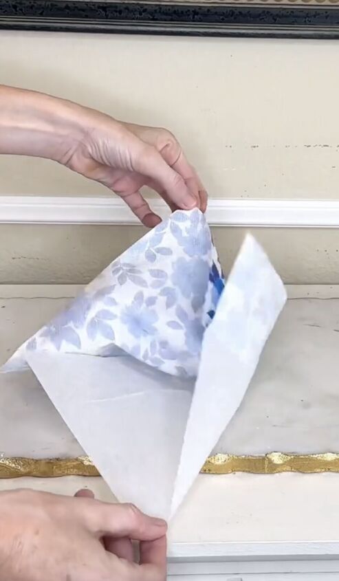 decoupage a vase, Separating the two layers of napkin