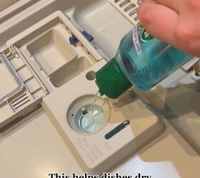 Adding rinse aid to the dishwater