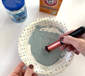 how to make matte ornaments, Applying matte paint to the paintbrush