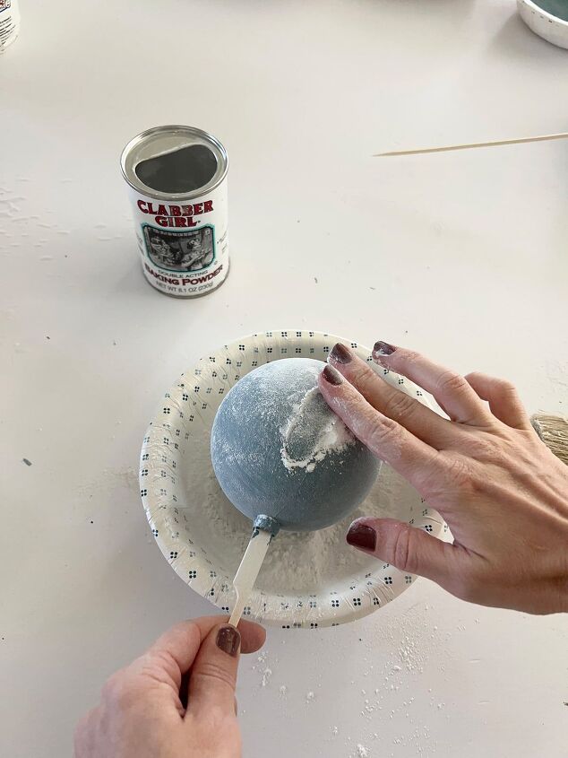 how to make matte ornaments, Applying powder to the ornaments
