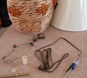 diy lmpara de mesa de ratn hecha con una cesta, materiales para hacer una l mpara de mesa a partir de una cesta cesta pantalla y kit de iluminaci n