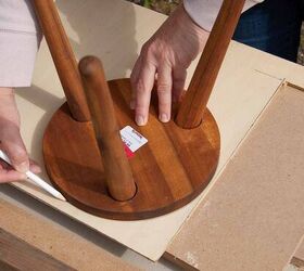 diy lmpara de mesa de ratn hecha con una cesta, trazar el tama o de la madera que se recortar con la sierra de calar para hacer la parte superior de la l mpara de rat n