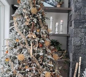 cmo decorar un rbol de navidad, Adornos naturales en un rbol flocado