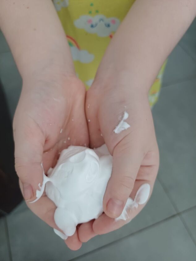 How to clean with shaving cream