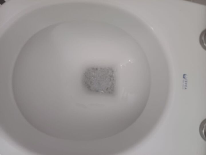 How to clean toilet stains 