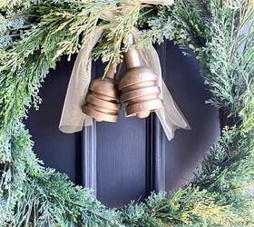 diy campanas de madera para navidad, Este tutorial paso a paso sobre campanas de madera te mostrar c mo convertir una pieza encontrada en una bonita decoraci n para la temporada navide a