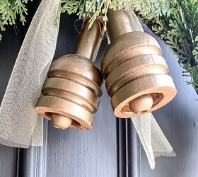 diy campanas de madera para navidad, Este tutorial paso a paso le mostrar c mo tomar una pieza encontrada y convertirla en una hermosa decoraci n para la temporada navide a