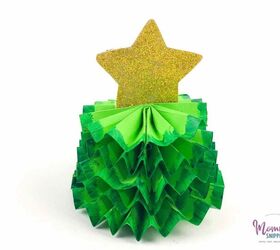 Una de las manualidades navideñas más fáciles para adolescentes: ¡un árbol de Navidad de papel!