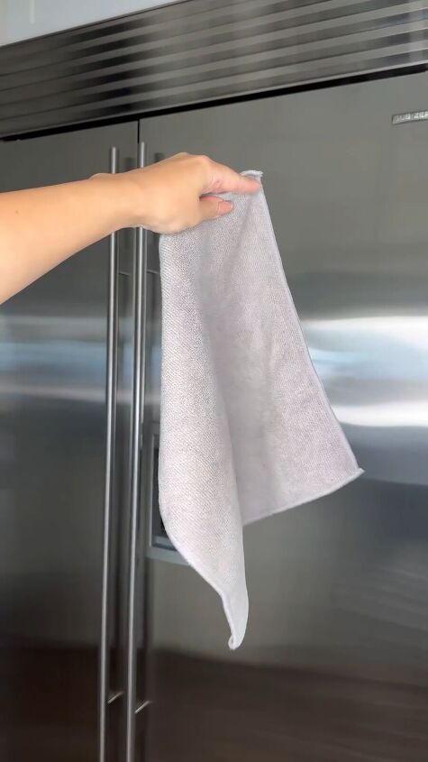 how to clean stainless steel appliances, Removing a residue with a dry cloth