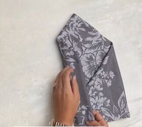 fold pillowcase, Folding the sides in lengthways