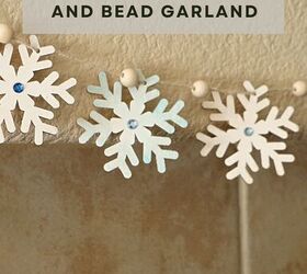 decora tu casa con una guirnalda invernal de madera con copos de nieve y cuentas