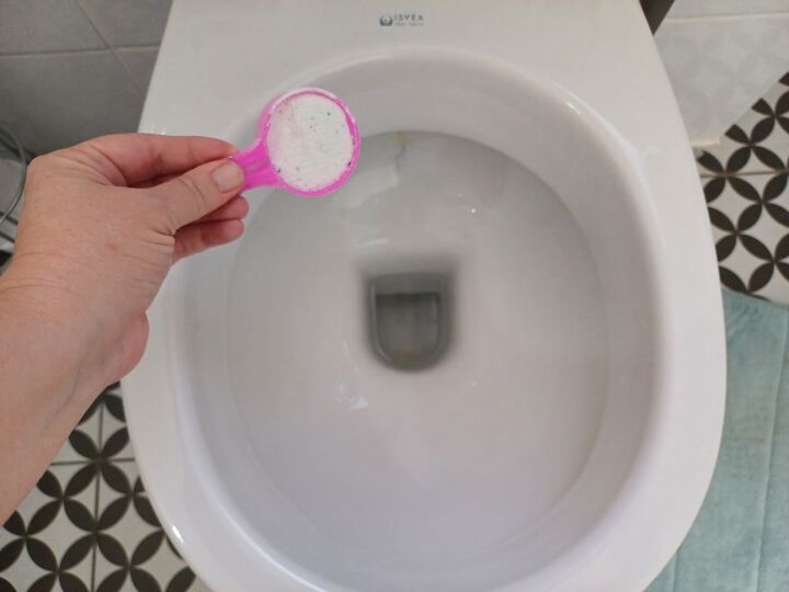 Toilet bowl cleaner alternative with washing powder