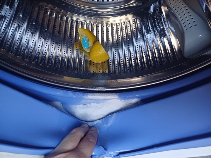 DIY eco-friendly washing machine cleaning hack