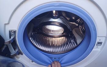 How to Use a Lemon and Toothpaste to Clean a Washing Machine