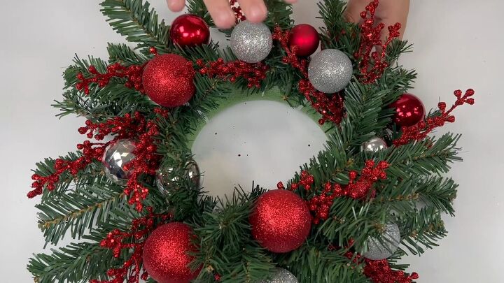 Christmas wreath centerpiece idea