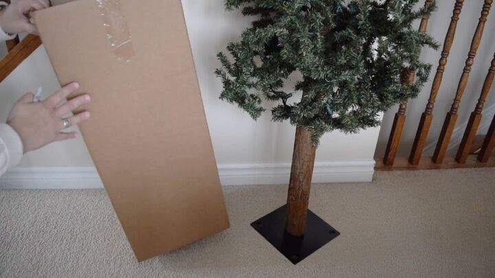 How to make a Christmas tree collar from a cardboard box