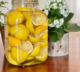 cmo reutilizar limones en mal estado para convertirlos en algo til, un tarro de c scaras de lim n sobre la encimera de la cocina