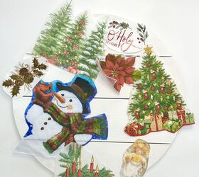 magia de navidad decoupage servilletas en un adorno gigante, Colocaci n de las servilletas para el collage