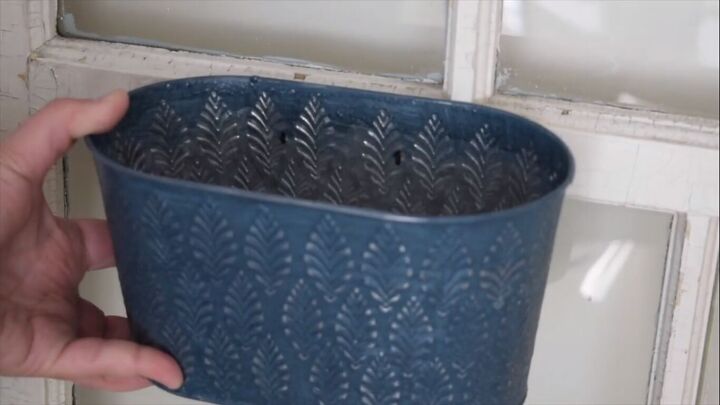 how to hang window boxes, Attaching the planter to the window frame