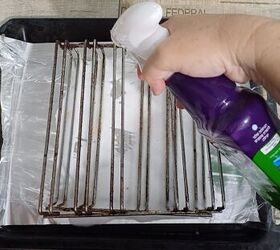 Spray racks with cleaner