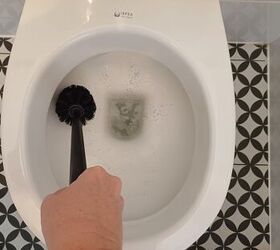 How To Make Your Own DIY Toilet Bowl Cleaner | Easy and Effective ...