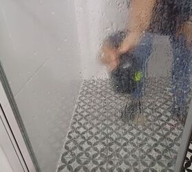 Spray door with citric acid solution