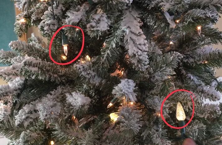 how to decorate a christmas tree, Different size Christmas lights on a tree
