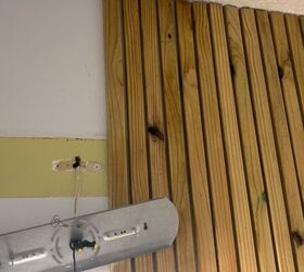 pared de madera del cuarto de bao del listn