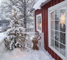 luz de fuego hojas perennes y nieve el proyecto de botellas navideas de swedi, Cr dito de la foto Livoghjem