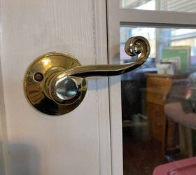 How to Clean a Lever Door Handle: A Guide to Hygiene and Maintenance