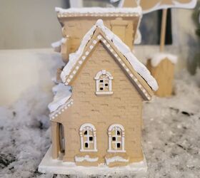 divertida casita de jengibre inspirada en pottery barn, Vista lateral de la casa de Navidad de pan de jengibre