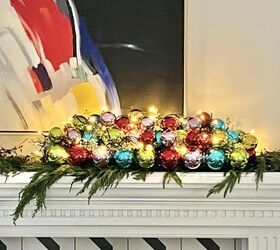 idea de centro de mesa diy con bolas de navidad, Ideas para decorar la chimenea con bolas de Navidad