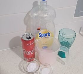 How to clean a bathroom with coke