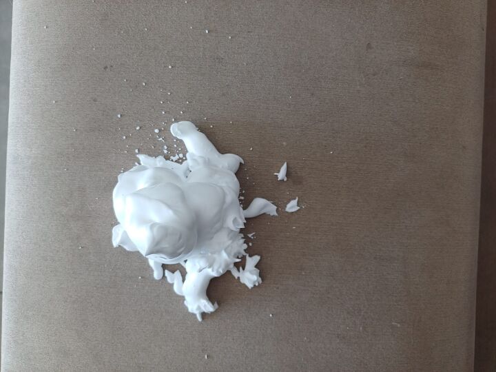 DIY sofa cleaning with shaving cream: A step-by-step guide