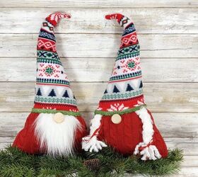 Gnomos reciclados de suéteres navideños feos