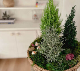 Crea un centro de mesa navideño en 15 minutos con mini árboles topiarios - A L