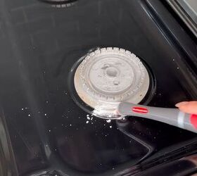 Cleaning a stove with an electric toothbrush