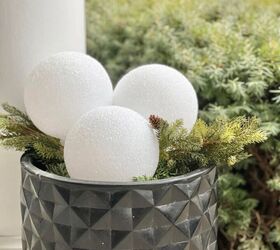 cmo hacer bolas de nieve de imitacin para tu decoracin de invierno, bolas de nieve de imitaci n en cubo galvanizado decorativo
