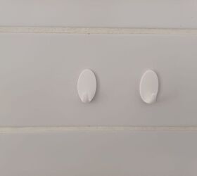 The super smart and super simple reason she presses Command hooks onto her backsplash today