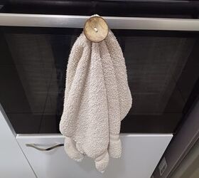 How To Keep Towels Secure With Style: Bathroom Hand Towel Idea