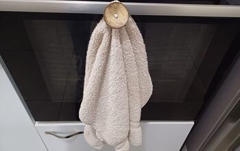How To Keep Towels Secure With Style: Bathroom Hand Towel Idea