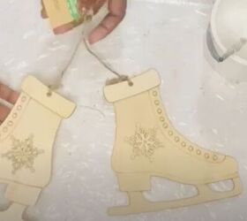 decoracin de patines de hielo de invierno de dollar tree con un presupuesto ajustado