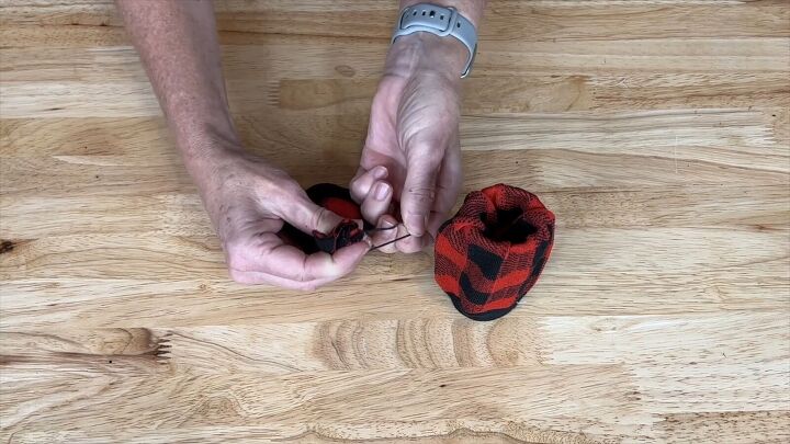 Upcycling ideas for Christmas using toilet paper tubes