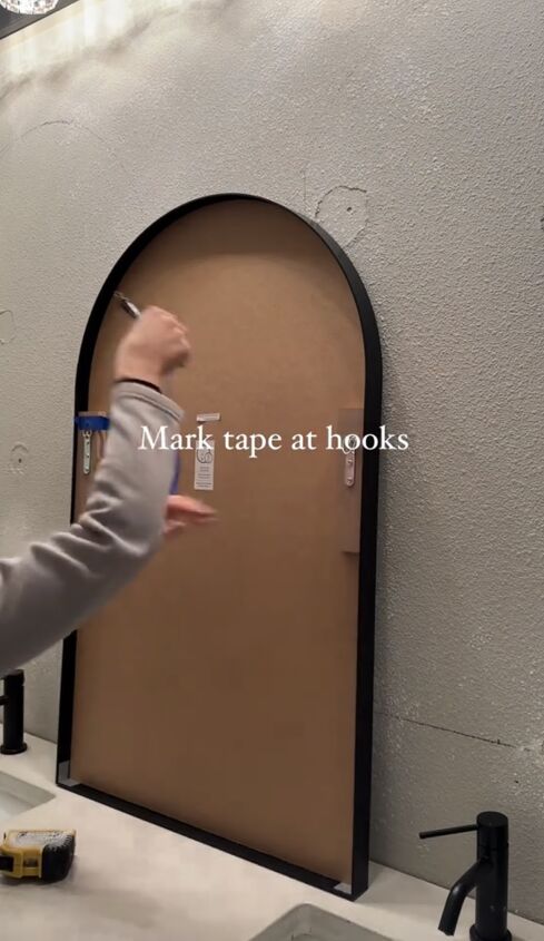 how to hang mirror on wall, Removing painters tape