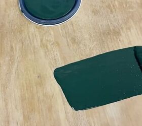 quera hacer un banco para macetas, Pintura verde oscuro sobre madera