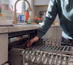 Cleaning a dishwasher